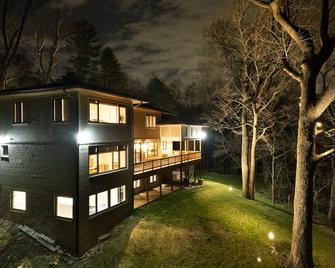 Breath-Taking River View, 'The Viewpoint' Mansion, Minutes From DC - Potomac - Building