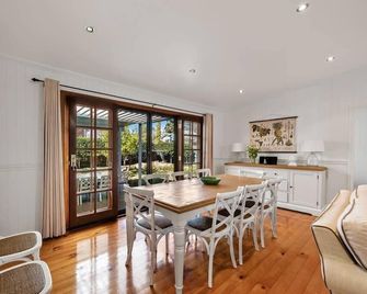 Frangipani House - 3 bedroom Classic, Large, Comfy Queenslander in East Toowoomba - Toowoomba - Essbereich