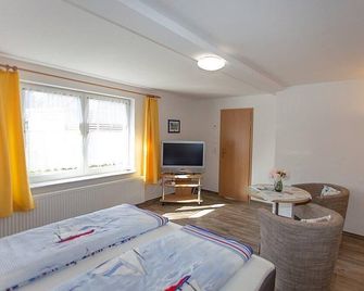 Quiet and relaxing vacation with family or fishing with friends - Schaprode - Bedroom
