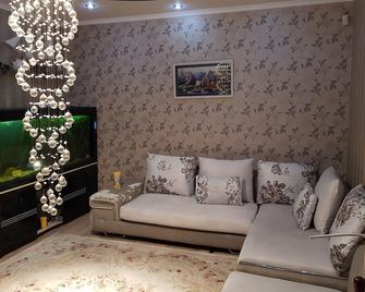 Villa whit nice view to mountain - Talghar - Sala de estar