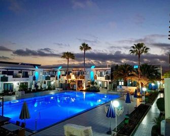 Plaza Azul Apartments - Tías - Zwembad
