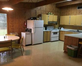 Beautiful Cabin Near Turtle Beach Lodge-Toledobend Lake-Fishing - Many - Kitchen