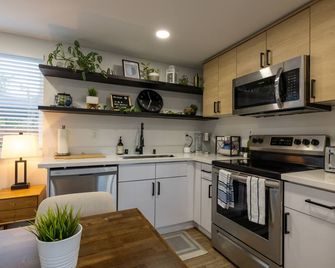 Modern West Seattle Bungalow - Seattle - Cucina