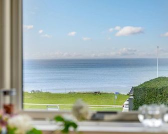 1 Bedroom Awesome Home In Allingåbro - 알링어보 - 발코니