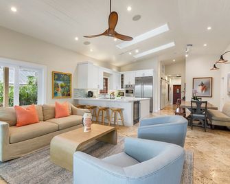 Garden Oasis ~ Great Casa Marina Location With True Island Elegance! - Cayo Hueso - Sala de estar