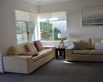 Ocean View Beach House, Margaret River - Gnaranbup - Olohuone