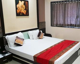 O Hotel - Ahmednagar - Bedroom