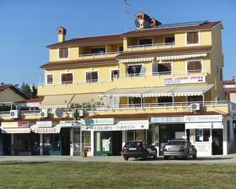 Pansion Valbruna - Rovigno - Edificio