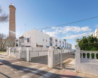El Paseo del Faro - Chipiona - Building