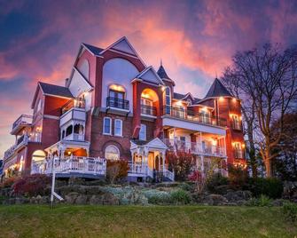 Niagara Grandview Manor - ניאגרה פולס - בניין