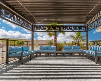 Comfort Suites Las Cruces I - 25 North - Las Cruces - Uteplats