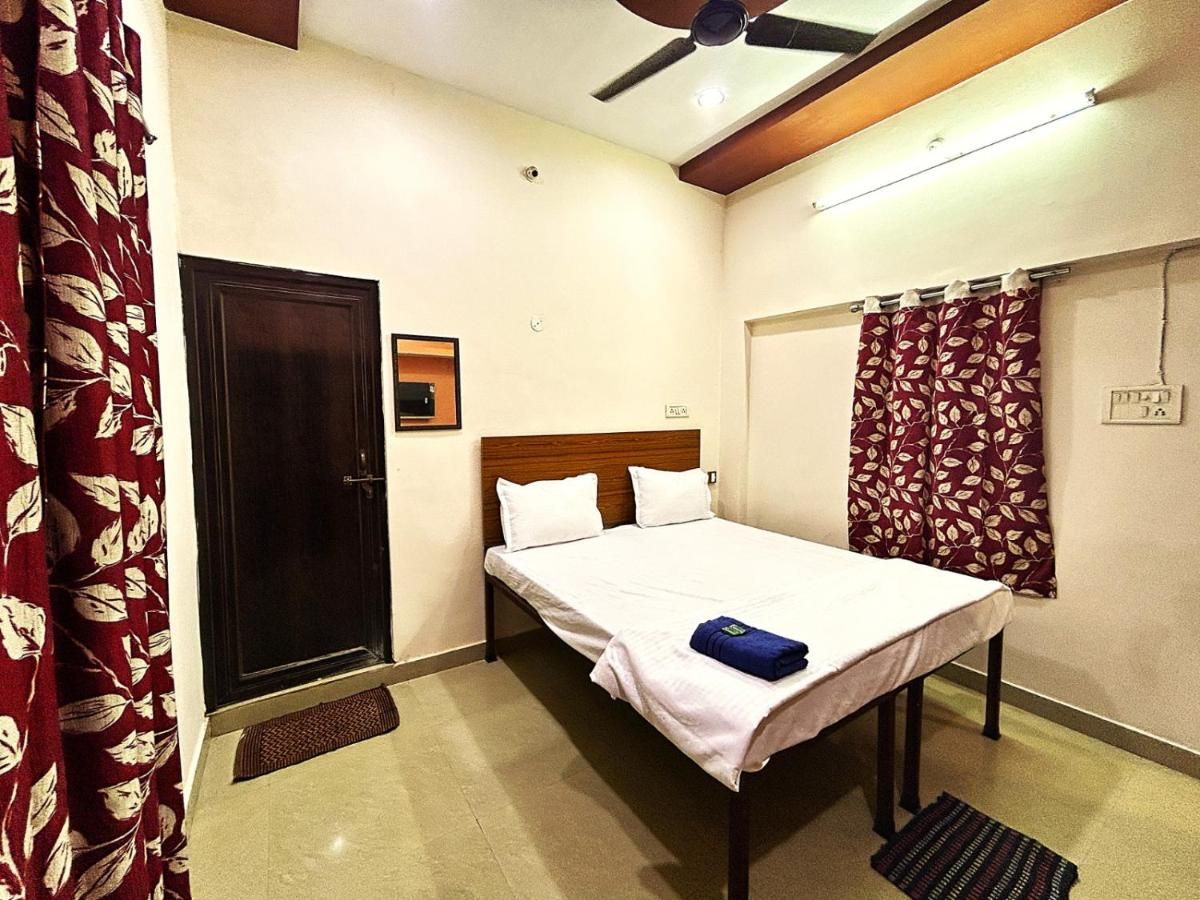Hotel saanvi inn thumbnail 3