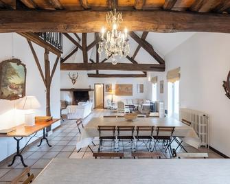 Charming gite - 12 p., 18 Km from Disneyland (45 km from Paris) - Les Chapelles-Bourbon - Comedor