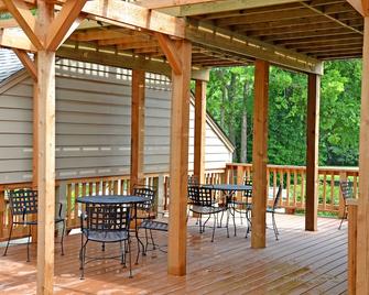The Oaks Bed And Breakfast - Sulphur Springs - Patio