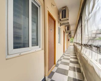 Super Hotel O Chinnamuthu Main Street - Erode - Hallway