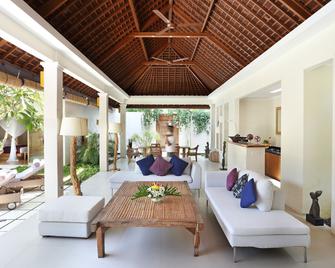 Villa Bali Asri Batubelig - North Kuta - Living room
