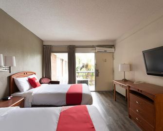 OYO Hotel Sumter Sc Downtown - Sumter - Schlafzimmer