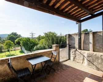 Casa rural, Can Cirera - Serinyà - Balcón