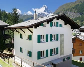 Lovely apartment for 3 people with WIFI, TV and terrace - Zermatt - Building