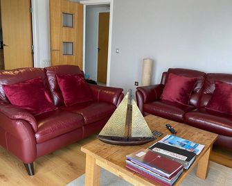The lantern, 2 Bedroom Apartment Hythe Southampton - Hythe - Living room