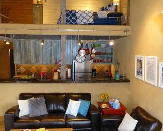 2BR+loft,2BA Jackson Hole condo, 5 miles from Grand Teton, 4 miles to ski resort - Wilson - Living room
