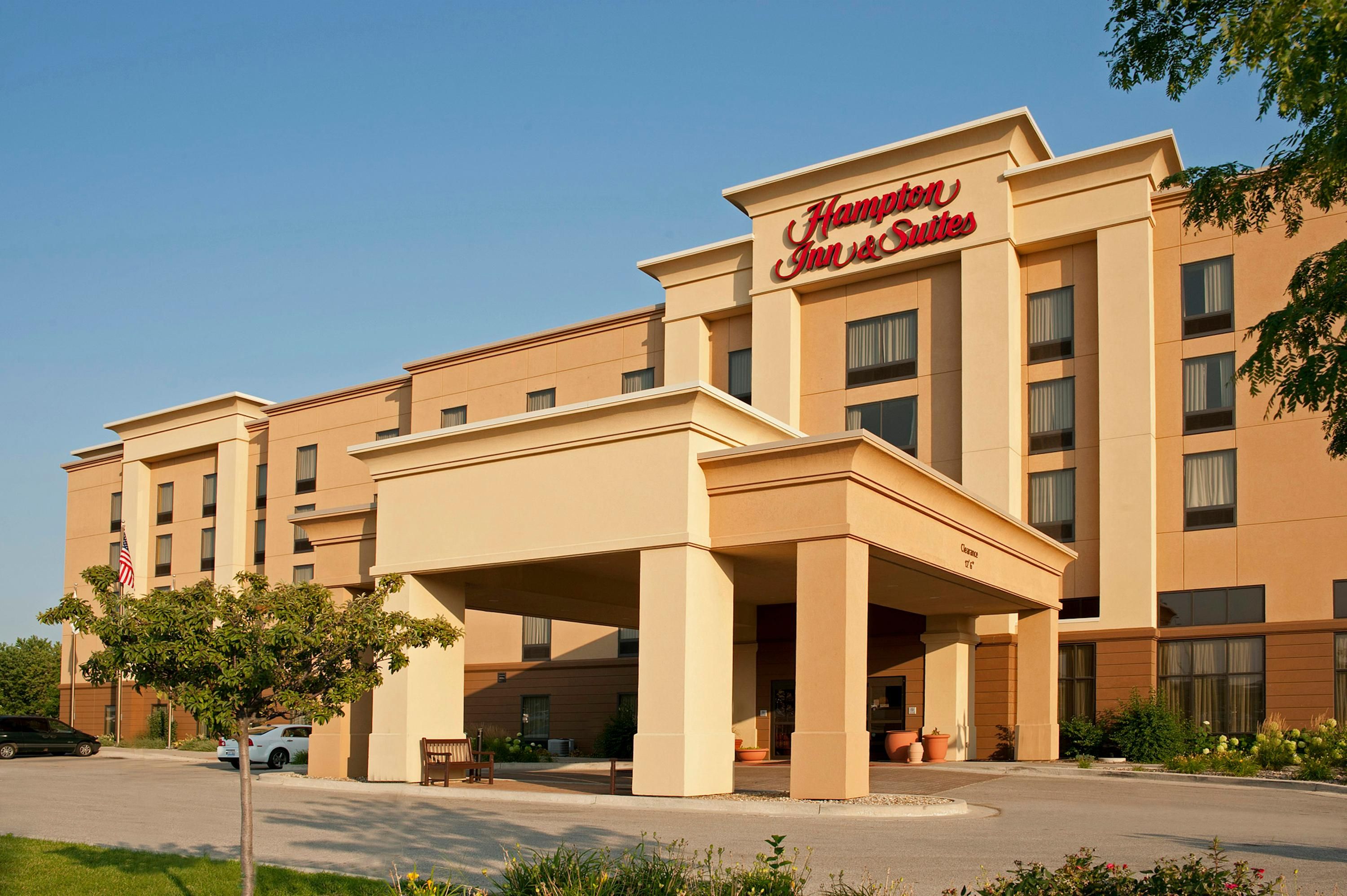 Hampton Inn & Suites Bloomington-Normal - Normal - Gebäude