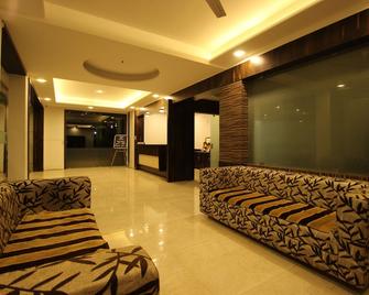 Hotel Yog Palace Newly Renovated 2023 - Shirdi - Σαλόνι ξενοδοχείου