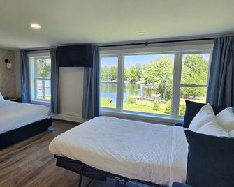 Juniper Motel-King Suite Deluxerm5lakefrontatv Access - Greenville - Habitación