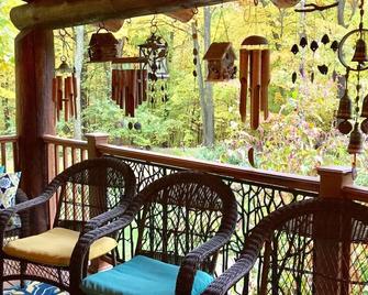 Beautiful, Authentic Log Cabin Home, Complete With All of the Classic Luxuries. - Rice Lake - Balcone