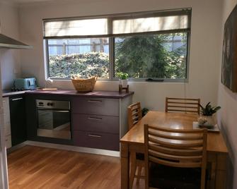 Ulverstone River Retreat - Ulverstone - Essbereich