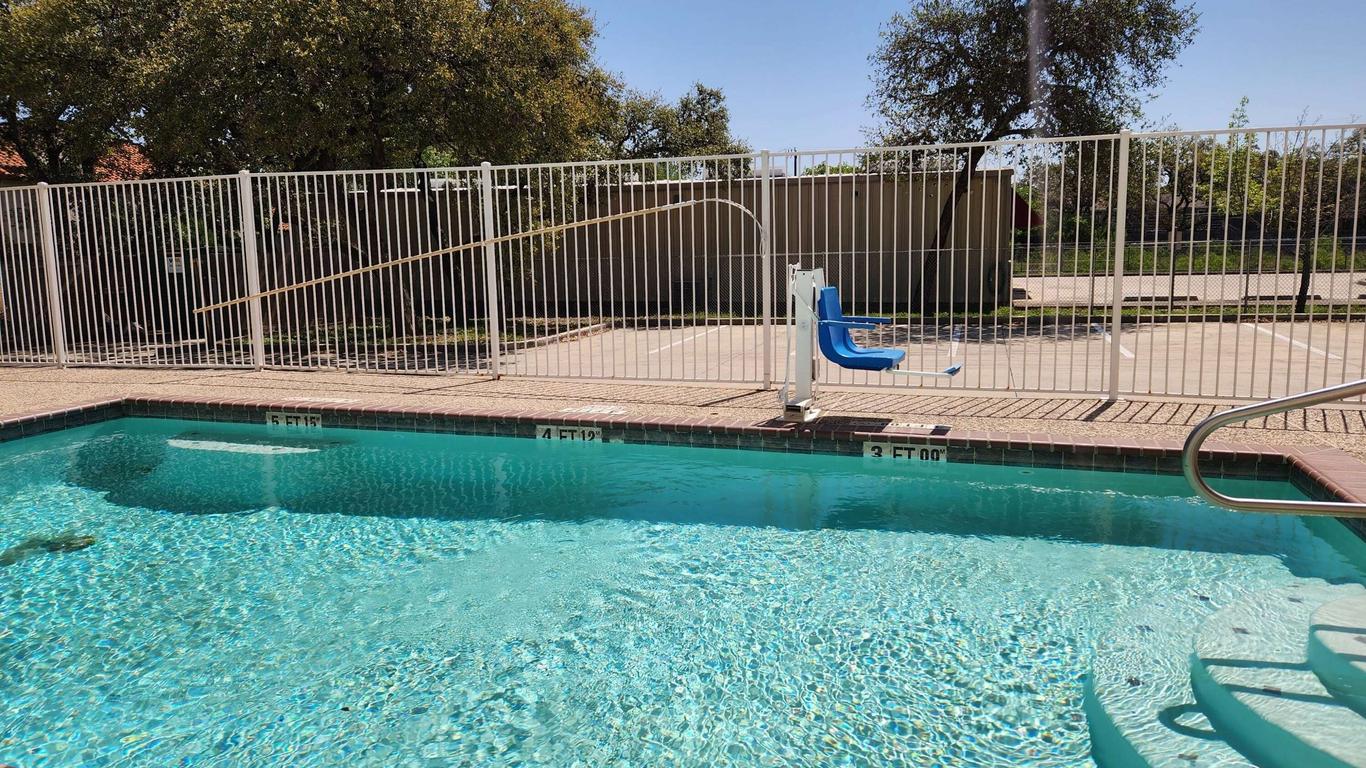 Baymont by Wyndham San Antonio Airport