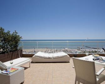 Hotel Aurora - Jesolo - Balcony