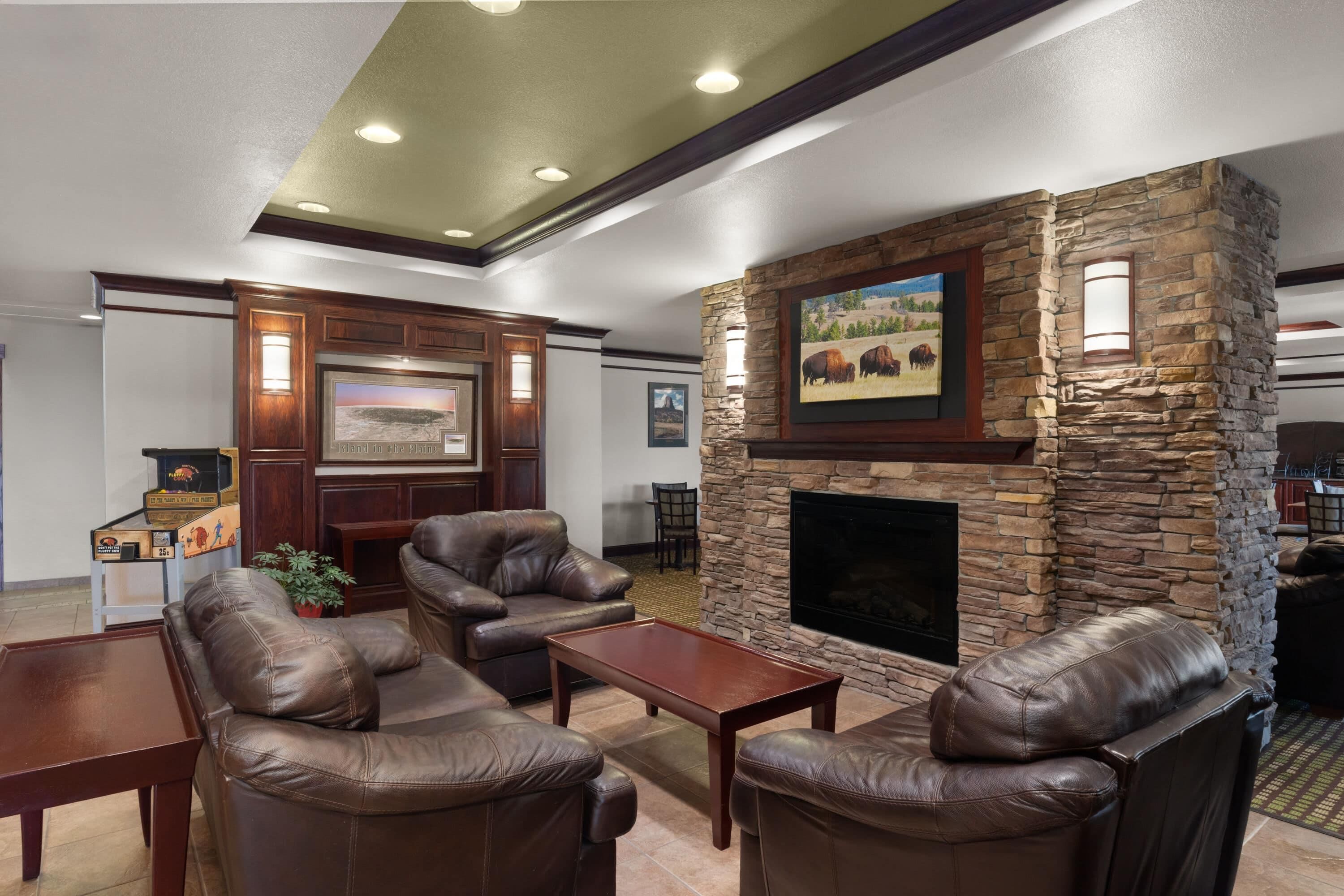 Baymont Inn & Suites by Wyndham Sturgis - Sturgis - Lounge
