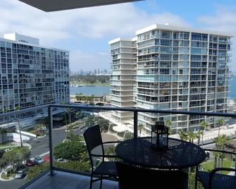 Coronado Shores - Beautiful Family Friendly Remodeled Condo At The Beach - Coronado - Balcony