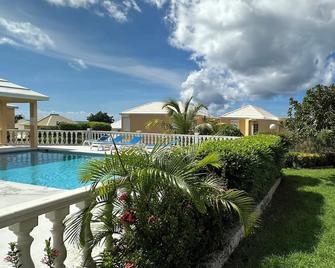 Newly renovated studio - Simpson Bay - Pool