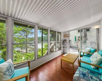 Point 3 Paradise - Dbl Decker Dock, Firepit & More - Rocky Top - Sala de estar