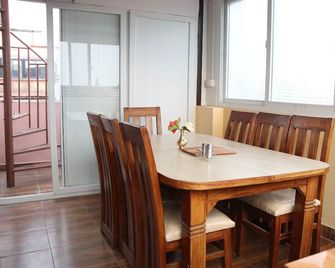 Jhigu Chhen Homestay and Nepal - Bhaktapur - Eetruimte