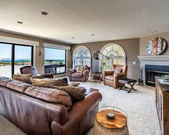 Spacious Beautiful Home with Stunning Bay Views - San Diego - Sala de estar