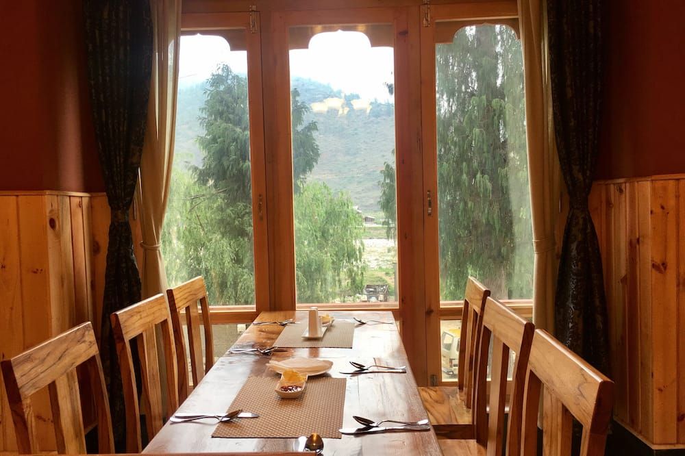 Hotel Khamsum - פארו - מסעדה