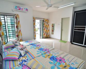 Impianacasa Kluang Guesthouse (Muslim Friendly) - Kluang - Bedroom