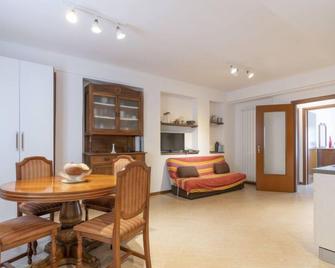 Apartment Casa dalla Mamma in Montalto Ligure - 4 persons, 1 bedrooms - Montalto Ligure - Comedor