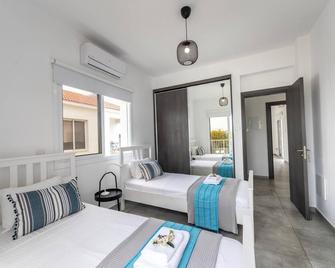 Napa Bay View Villa 4 - Ayia Napa - Habitació