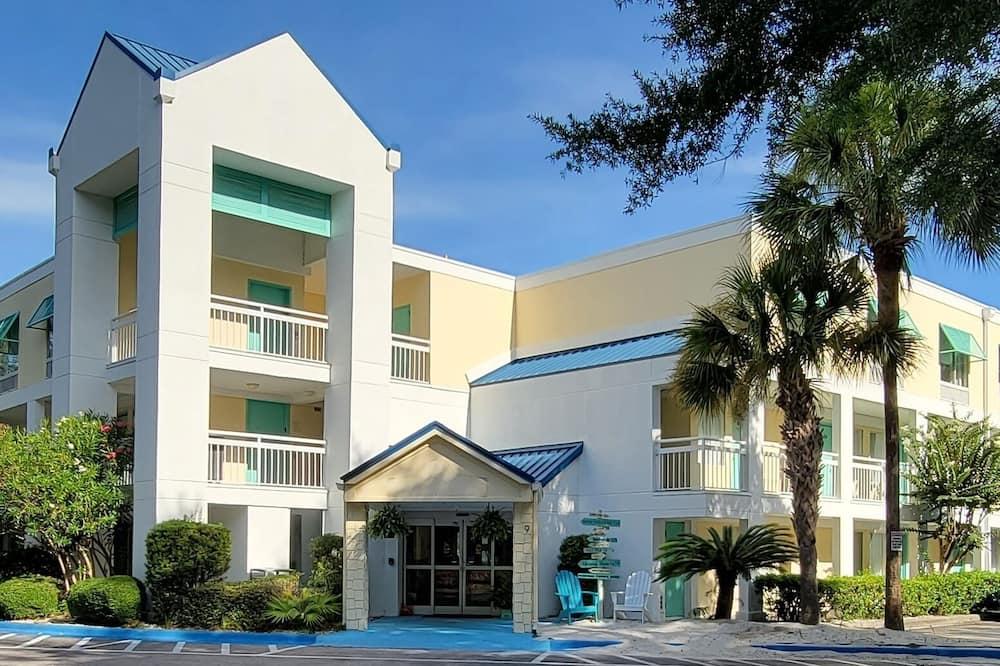 Hotel Carolina A Days Inn by Wyndham from 61. Hilton Head Island