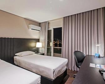 سلافييرو بايا نورتي فلوريانوبوليس - فلوريانوبوليس