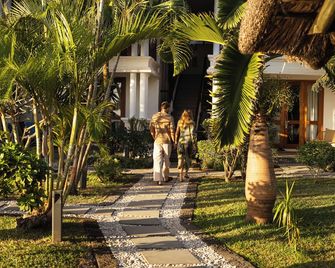 Constance Sakoa Boutik - Trou Aux Biches - Vista del exterior