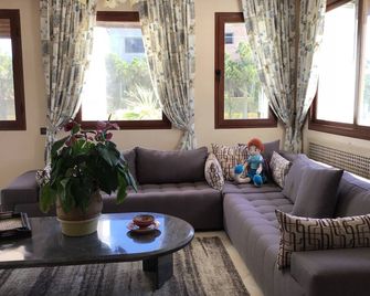 Large villa by the sea with large pool - Larache - Living room