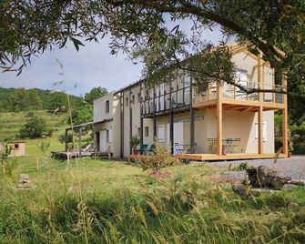 Peaceful garden level in the heart of southern Ardèche - Lagorce - Bâtiment