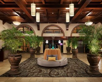 Embassy Suites by Hilton Lubbock - Lubbock - Lobby