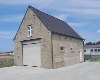 Holiday Home “La Grange – Peaceful Countryside Retreat” with Terrace, Garden & Wi-Fi - Armbouts-Cappel - Bâtiment