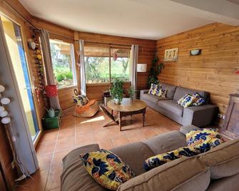 evasion exotique à 700 metres de la plage - Plouescat - Living room